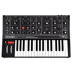 MOOG GRANDMOTHER DARK