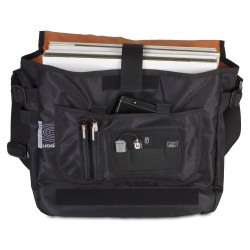 UDG ULTIMATE COURIERBAG BLACK, ORANGE INSIDE